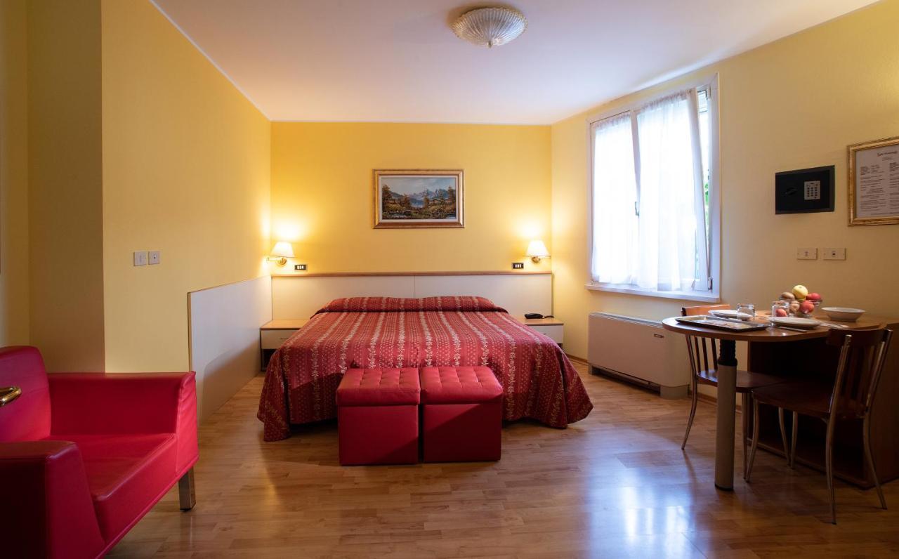 Hotel Montereale Pordenone Bagian luar foto